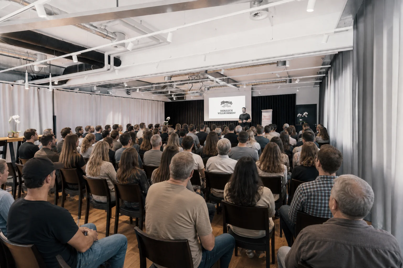 Seminar Säntis Panorama gross mit Theaterbestuhlung mit bis zu 100 Personen möglich