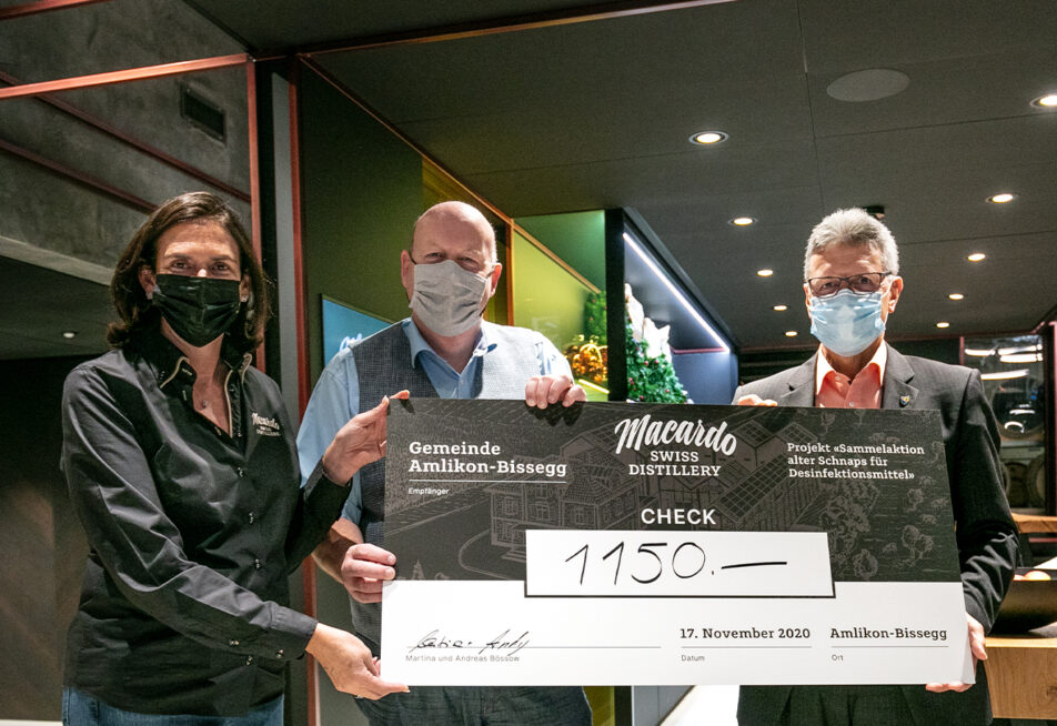 "From the community for the community": Amlikon-Bissegg produced disinfectant and donates proceeds